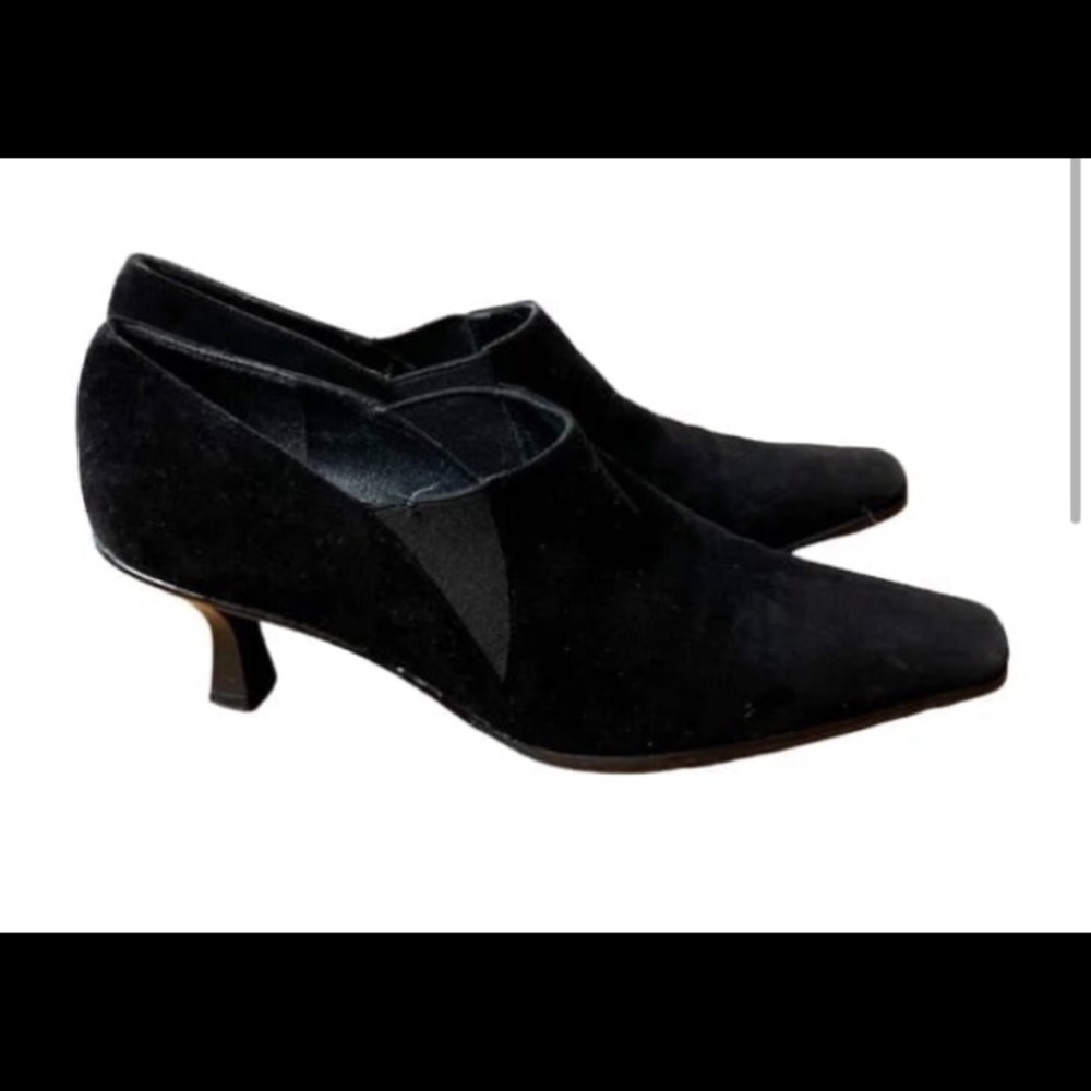 Stuart Weitzman - vintage suede slip-on bootie/shoe with kitten heel